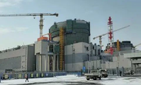 Một tập đoàn Nga vận chuyển một loại nhiên liệu đặc biệt đến quốc gia Châu Á, đánh dấu sự kiện mang tính bước ngoặt