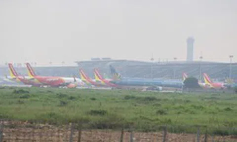 Vì sao vé máy bay không tránh khỏi áp lực tăng giá?