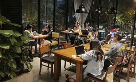 Vào quán cà phê ngồi 10 tiếng chỉ gọi 1 ly nước: Thu phí hay làm ngơ để giữ khách?