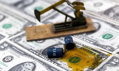 6.600 lô dầu thô, trị giá gần 1 tỷ USD được chốt bán chỉ vài giờ trước khi Tổng thống Trump tuyên bố ngừng bắn với Iran