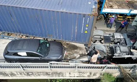 TPHCM: Tai nạn trên đường Võ Chí Công, CSGT nỗ lực giải toả ùn ứ