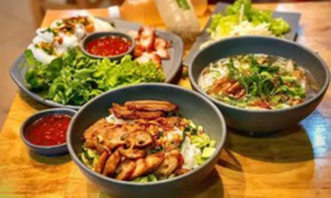 Đĩa cơm, tô phở, ly cà phê lên mức giá mới, gần 60% hàng quán thừa nhận tăng giá