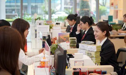 Sếp ngân hàng nêu dự báo về lãi suất sau động thái của loạt ngân hàng