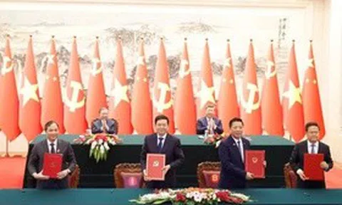Việt Nam và Trung Quốc ký kết nhiều văn kiện hợp tác chiến lược