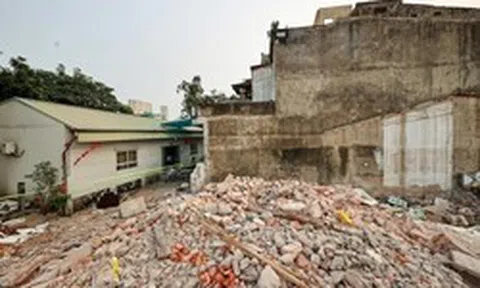 Người Hà Nội tháo dỡ nhà, giao mặt bằng thi công nút giao Phạm Tu - Xa La