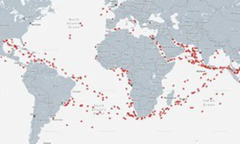 70 siêu tàu chở dầu xếp hàng dài, đồng loạt hướng về phía Mỹ - chuyện gì đang xảy ra?