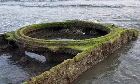 Khoanh vùng “vật lạ” trên bờ biển Quy Nhơn để bảo đảm an toàn