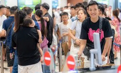 Giá vé máy bay tăng cao, khách bay dịp 30-4 vẫn tăng tới 15%