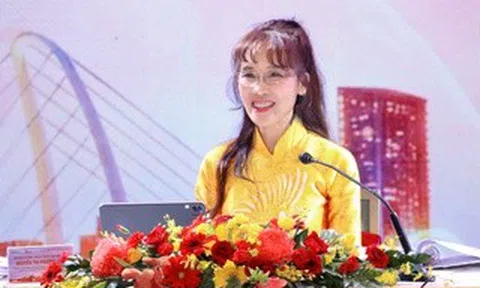 VIDEO: Tỉ phú Nguyễn Thị Phương Thảo kể chuyện hồi sinh ngân hàng Đông Á thành Vikki Bank