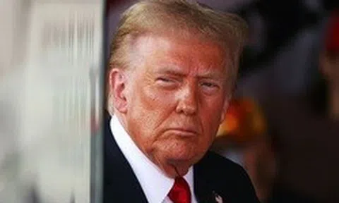 Ông Donald Trump công bố chiến dịch "hướng dẫn" tàu thuyền qua eo biển Hormuz