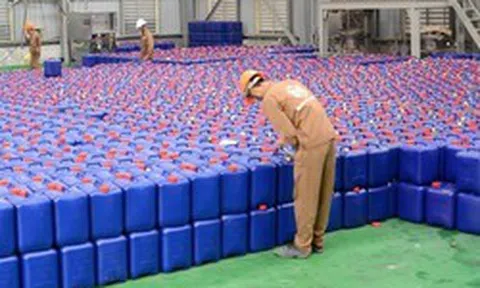 Cổ phiếu bị cảnh báo, cắt margin: Hóa chất Đức Giang 'chạy deadline' công bố BCTC kiểm toán 2025
