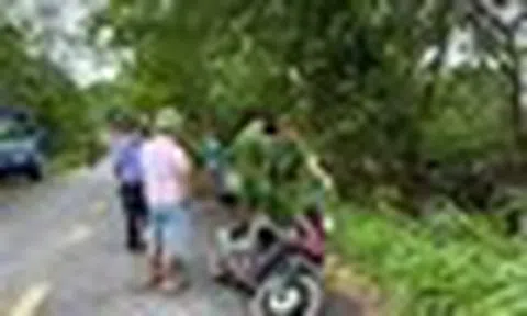 Phát hiện thi thể phân huỷ bên quốc lộ