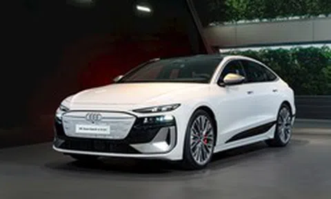 Audi lần đầu mang sedan điện dòng S về Việt Nam: Giá chỉ từ 4,2 tỷ đồng, một lần sạc đầy đi được từ Hà Nội vào đến Huế