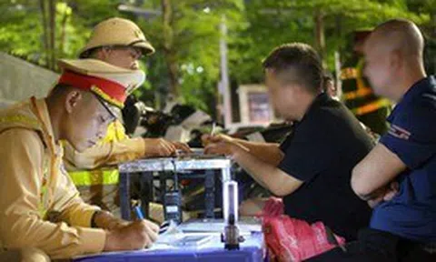 CSGT toàn quốc đồng loạt ra quân, gần 1.800 tài xế bị xử lý cùng một lỗi vi phạm