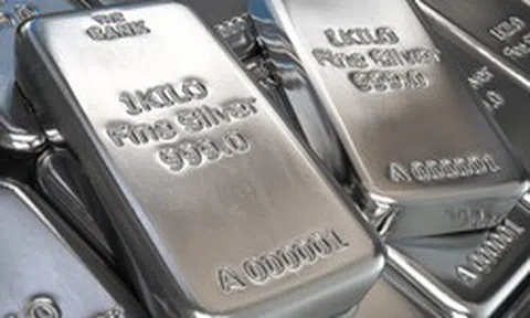 Giá bạc vượt 80 USD/ounce nói lên điều gì?