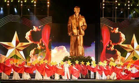 Đặc sắc Lễ hội Làng Sen