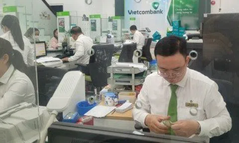 Ngân hàng gia tăng phòng thủ nợ xấu