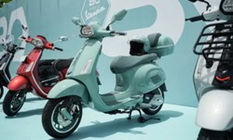 Cận cảnh Vespa Sprint 180 lần đầu xuất hiện tại Việt Nam: Giá ngang SH350i, động cơ mạnh nhất dòng Sprint nhưng không dành cho số đông