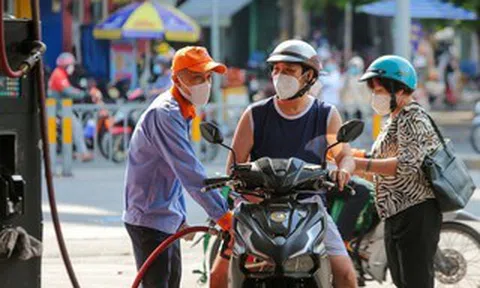 Dầu diesel giảm gần 700 đồng/lít