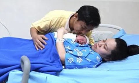 Từ 2027, phụ nữ sinh đủ 2 con trước 35 tuổi được hỗ trợ tối thiểu 2 triệu đồng