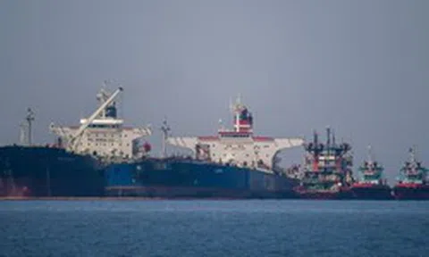 Mỹ tiếp tục siết trừng phạt, láng giềng Việt Nam lập tức tuyên bố: Không gì ngăn được chúng tôi mua dầu Nga