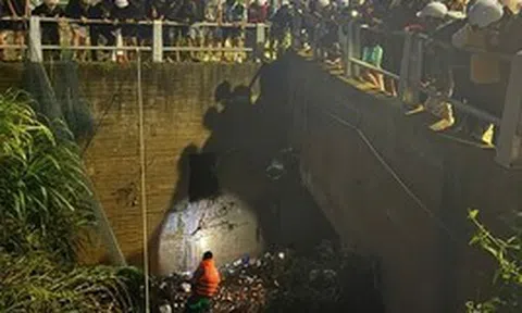 Lâm Đồng: 60 người tìm kiếm bé gái bị nước lũ cuốn trôi