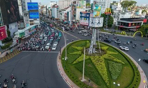 CSGT dùng flycam điều tiết giao thông tại vòng xoay Điện Biên Phủ