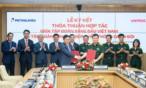 Viettel bắt tay Petrolimex điện hóa đội xe, đặt trạm sạc xe điện tại hệ sinh thái của Viettel