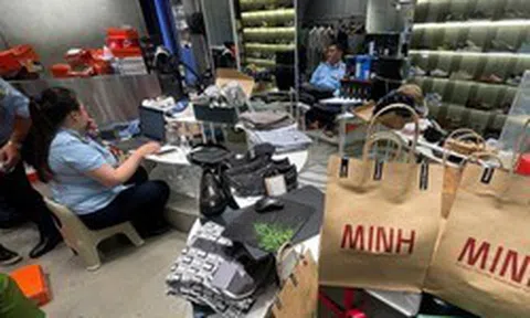 TPHCM: Dồn dập vây bắt hàng giả