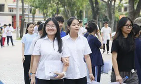 Sáng nay (29/5), gần 125.000 thí sinh Hà Nội làm thủ tục dự thi vào lớp 10