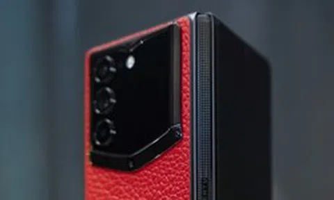 Sắp lộ diện đại gia Việt đầu tiên mua smartphone "quý tộc" giá 219 triệu đồng!