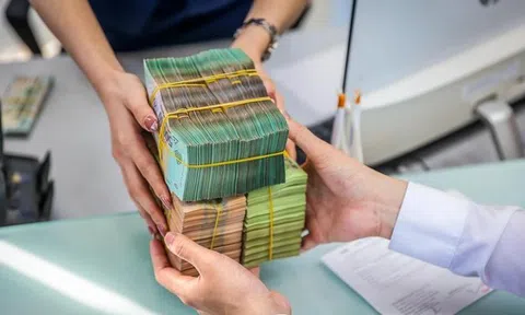 Dòng vốn chủ lực trước áp lực tăng trưởng