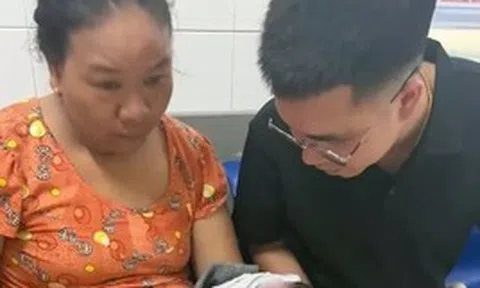 Phát hiện trẻ sơ sinh còn dây rốn bị bỏ trước cổng chùa ở Huế