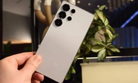 Mẫu điện thoại Samsung ra mắt nhiều năm rồi mà vẫn đáng mua ngang Galaxy S26 Ultra: Giá giảm sâu 10 triệu