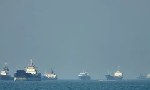 Mỹ 'âm thầm' dẫn đường cho tàu hàng qua eo biển Hormuz, khoảng 70 chuyến đã được hỗ trợ