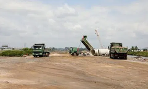 Doanh nghiệp của tỷ phú Phạm Nhật Vượng huy động máy móc thi công nhà ga tại siêu dự án 5,6 tỷ USD chưa từng có trong lịch sử