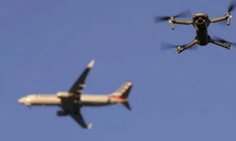 Phi công phát hiện UAV bay ngược hướng gần Nội Bài, 16 chuyến bay bị ảnh hưởng