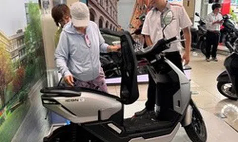 Thị trường xe máy điện nóng lên từng ngày