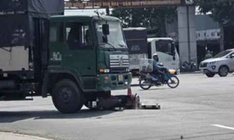 Ô tô tải va chạm xe máy, thai phụ 25 tuổi tử vong tại chỗ ở TPHCM