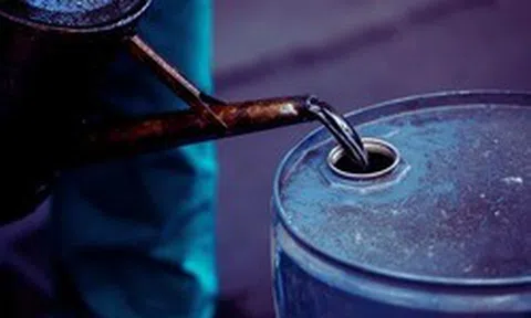 Hàng triệu thùng dầu có thể quay trở lại thị trường sau khi eo biển Hormuz mở cửa - ai cũng mừng trừ 1 tổ chức này