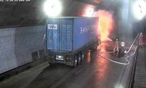 Tín hiệu báo động vang lên tại hầm đường bộ dài nhất Đông Nam Á và cuộc giải cứu container bốc cháy thần tốc