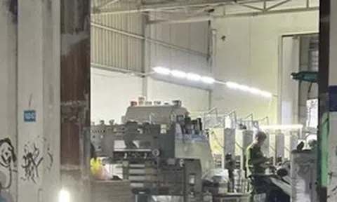 Phát hiện nam công nhân tử vong bất thường trong xưởng in ở TPHCM