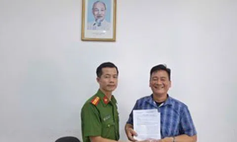Tài khoản Techcombank nhận 137 triệu đồng, thanh niên 2004 chuyển hết cho bố đẻ, nhờ rút tiền mặt rồi báo công an