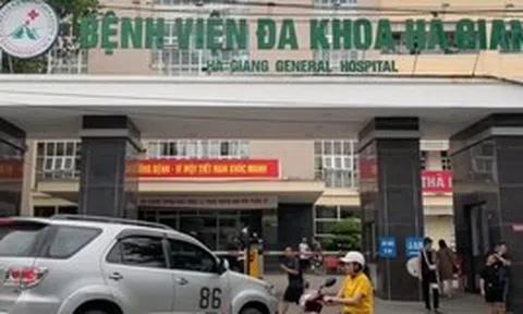 Bị phản ánh 'vừa nghe nhạc vừa vặn chân bệnh nhân', Bệnh viện Đa khoa Hà Giang nói gì?