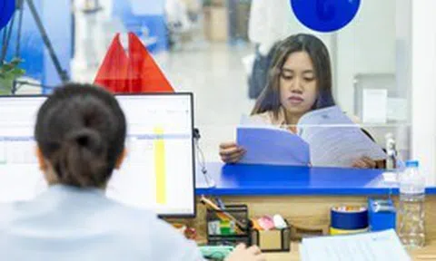 Từ câu chuyện về thủ tục hành chính: Vì sao tiếng nói thật của người dân cần một “vùng an toàn”?