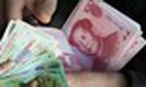 Hết cảnh người Việt phải đổi cả xấp ngoại tệ để đi du lịch tại nhiều nước