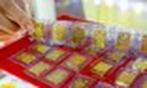 Người mua vàng lỗ nặng 4,5 triệu đồng/lượng chỉ sau một tuần, cả thị trường “nín thở” chờ  báo cáo từ Mỹ