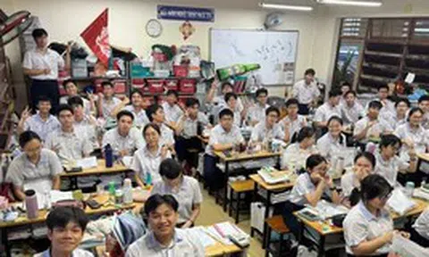 Nóng: Một lớp có 46/47 học sinh trúng tuyển khối ngành sức khỏe, 2 em đạt 30 điểm