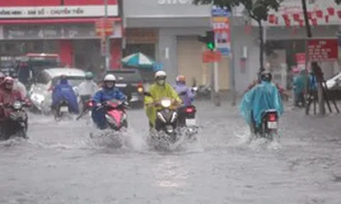 Miền Trung lại đón mưa lớn kéo dài